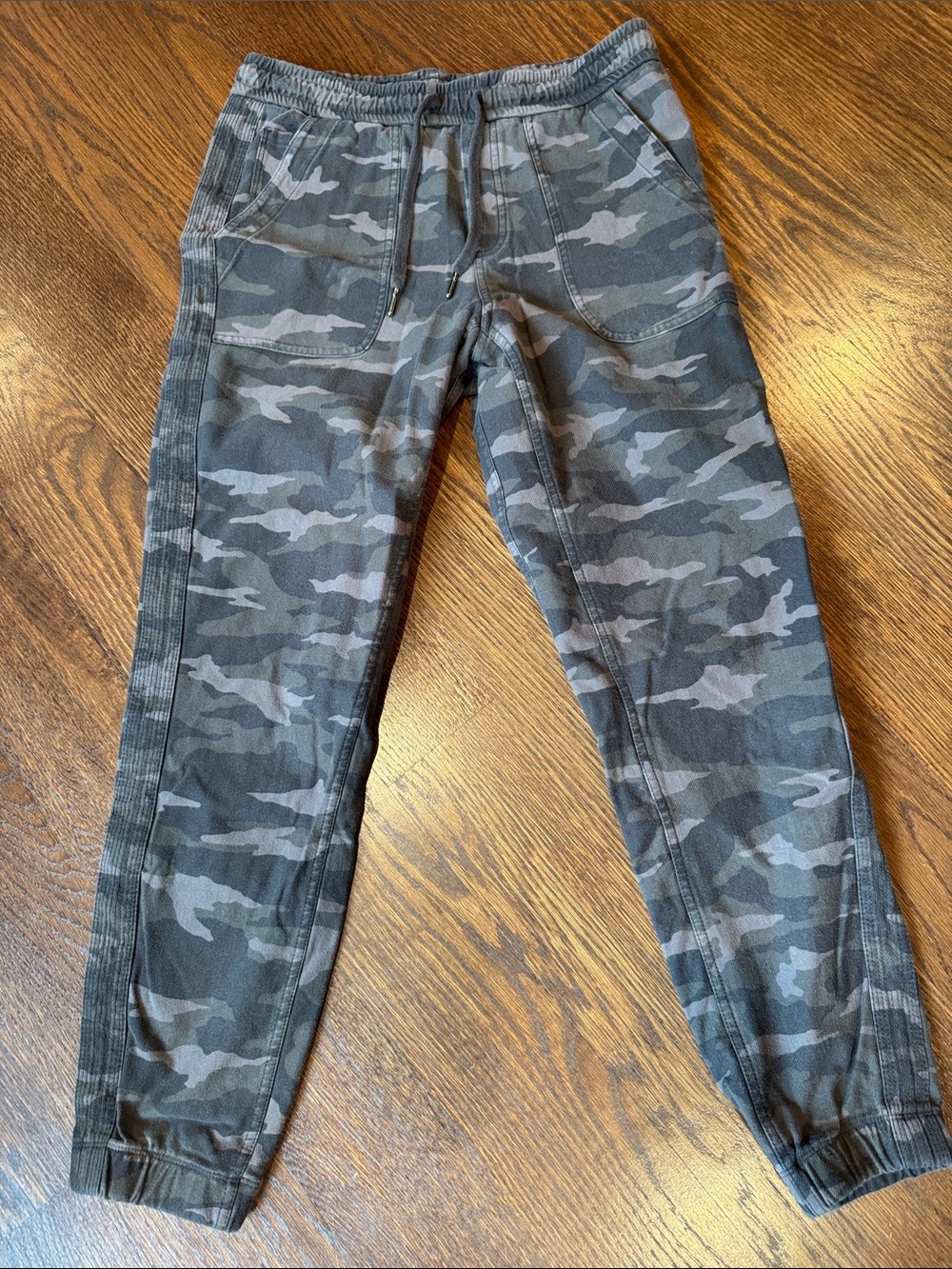 Athleta Green Camo Jogger Track Pants